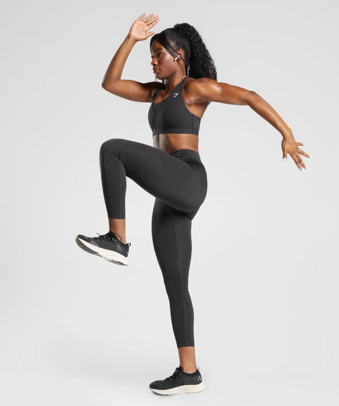 CROSSOVER SPORTS BRA