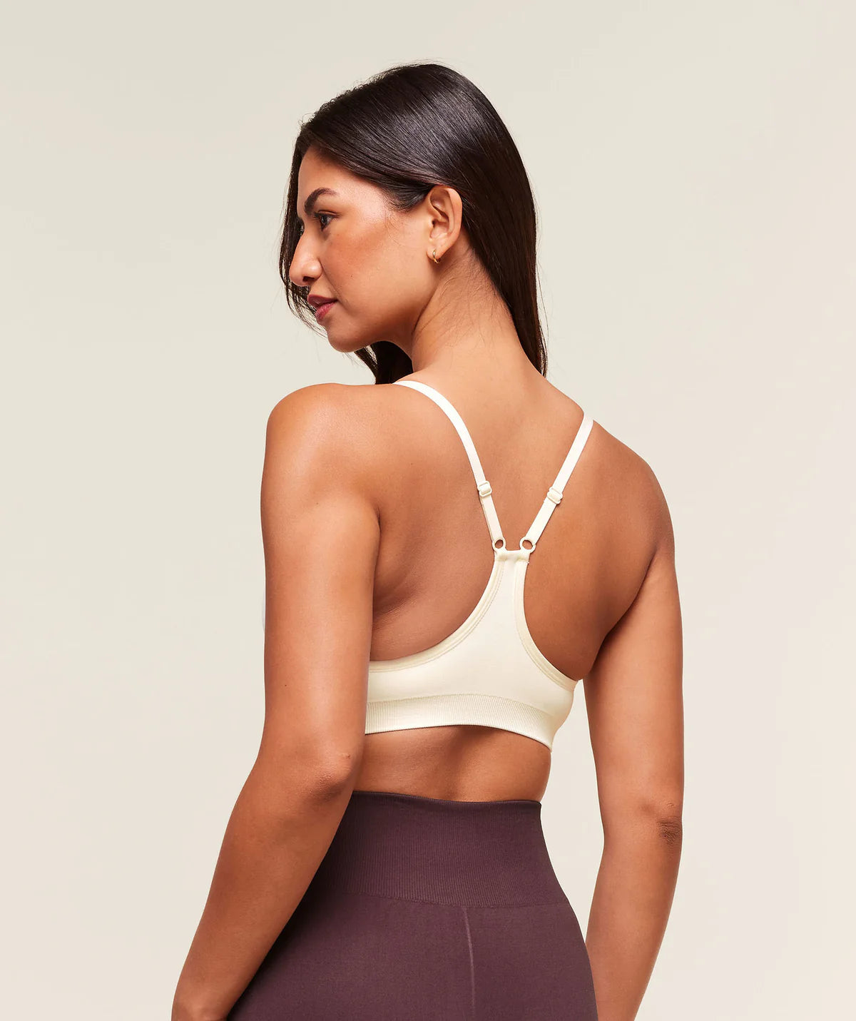 EVERYDAY SEAMLESS RACERBACK SPORTS BRA